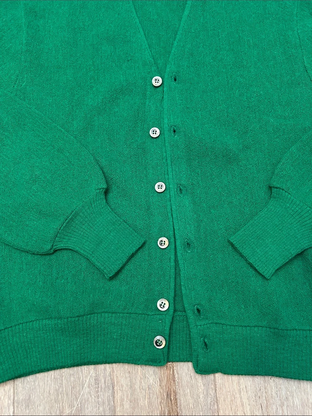 VTG Wells & Coverly Wool Alpaca Classic Green V-Neck Button Cardigan Sweater M